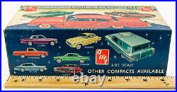 AMT K-1031 Falcon Ranchero 1961 Compact Customizing 125 Scale Model Car Kit
