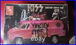 AMT Kiss Custom Chevy Van 1977 Model Kit unbuilt