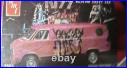 AMT Kiss Custom Chevy Van 1977 Model Kit unbuilt