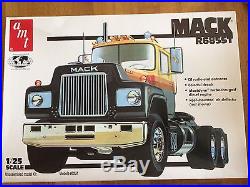 AMT Mack R685ST Model Truck Kit 125 Scale 38683