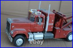 AMT Mack Superliner, 1/32nd scale with Holmes 750 wrecker. ASSEMBLED/USED