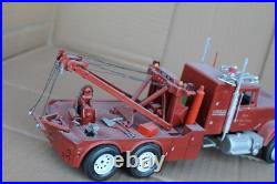 AMT Mack Superliner, 1/32nd scale with Holmes 750 wrecker. ASSEMBLED/USED
