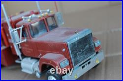 AMT Mack Superliner, 1/32nd scale with Holmes 750 wrecker. ASSEMBLED/USED
