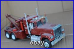AMT Mack Superliner, 1/32nd scale with Holmes 750 wrecker. ASSEMBLED/USED