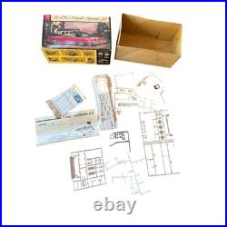AMT Model Car Kit 1965 Chrysler Imperial Hardtop 1/25 Scale 3-in-1 Customizing