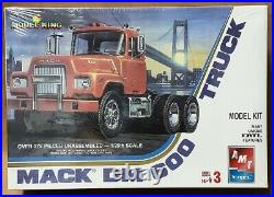 AMT Model King Mack DM600 Big Rig Plastic Truck Model 1/ 25 # 21802 Sealed