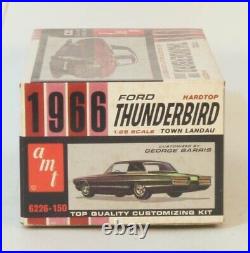 AMT Model Kit 1966 Ford Thunderbird Town Landau Hardtop #6226 125 Scale