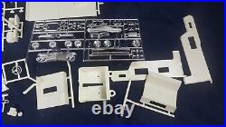 AMT Model Kit'65 Chevelle El Camino Pickup Camper 3 in 1 Decals Instructions VG