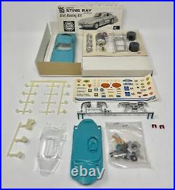 AMT Model Kit'65 Corvette Stingray Fastback Slot Racing 1/25 Scale NOS