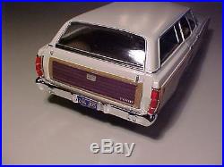 AMT Modelhas 1969 Ford Station Wagon Country Squire PRO BUILT 1/25