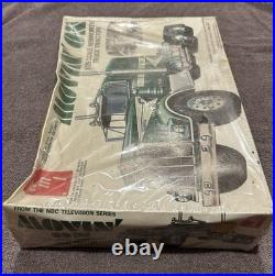 AMT Movin' On Kenworth Truck Tractor Vintage Model Kit 125 Scale T560