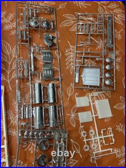 AMT Movin On Kenworth Truck Tractor Vintage Model Kit 125 Scale T560