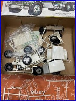 AMT Movin On Kenworth Truck Tractor Vintage Model Kit 125 Scale T560