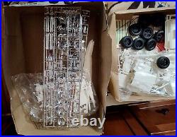 AMT NBC Movin' On Kenworth Truck Tractor Model Kit 1/25 Scale Open box