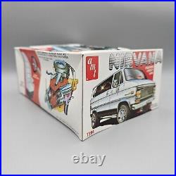 AMT NIRVANA CUSTOM CHEVY VAN 1/25 Scale Model Kit