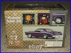 AMT ProShop 1971 Plymouth Duster 340 Model Kit 125 Green