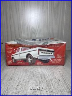 AMT Star Truk 1973-1977 Ford F350 Ranger XLT Pickup 2-in-1 Model kit 1/25 T322