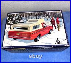 AMT T295-200 1963 FORD F-100 CAMPER PICK-UP Model Kit 125 Sealed Parts plus Box