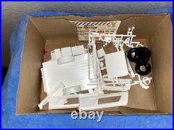 AMT T295-200 1963 FORD F-100 CAMPER PICK-UP Model Kit 125 Sealed Parts plus Box