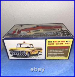 AMT T295-200 1963 FORD F-100 CAMPER PICK-UP Model Kit 125 Sealed Parts plus Box