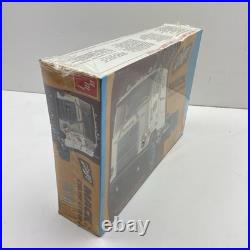 AMT #T553 Mack Cruise Liner Schlitz 125 Scale Model Kit NEW FACTORY SEALED