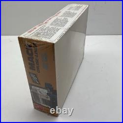 AMT #T553 Mack Cruise Liner Schlitz 125 Scale Model Kit NEW FACTORY SEALED