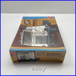 AMT #T553 Mack Cruise Liner Schlitz 125 Scale Model Kit NEW FACTORY SEALED