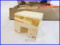 AMT Turnpiker Pete Custom Cabover 125 Scale Vintage Plastic Model Kit