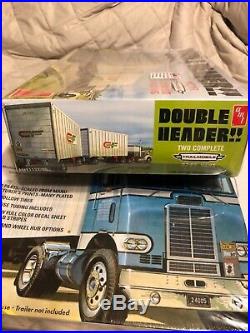 AMT WHITE FREIGHTLINER SD & TRAILMOBILE two 27 TRAILER 1/25 scale 2 model kits
