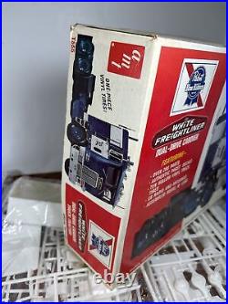 AMT White Freightliner Dual Drive PABST BLUE RIBBON Model Kit 1/25 T555 READ