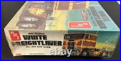 AMT White Freightliner Dual Drive Tractor 1/25 Scale 1975 Model Kit SEALED