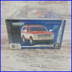 AMT iHOBBY EXCLUSIVE 1981 FORD BRONCO MODEL KIT FACTORY SEALED