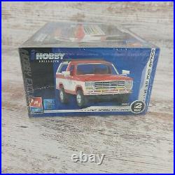 AMT iHOBBY EXCLUSIVE 1981 FORD BRONCO MODEL KIT FACTORY SEALED