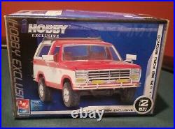 AMT iHOBBY EXCLUSIVE 1981 FORD BRONCO MODEL KIT New Sealed 1/25 # 38567 Rare