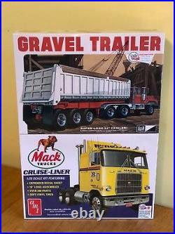 AMt 1/25 Mack Cruiseliner Tractor and MPC 1/25 Gravel Trailer Sealed