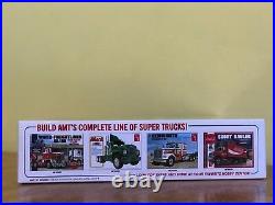 AMt 1/25 Mack Cruiseliner Tractor and MPC 1/25 Gravel Trailer Sealed