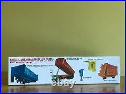 AMt 1/25 Mack Cruiseliner Tractor and MPC 1/25 Gravel Trailer Sealed