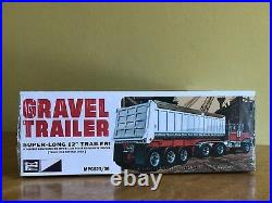 AMt 1/25 Mack Cruiseliner Tractor and MPC 1/25 Gravel Trailer Sealed