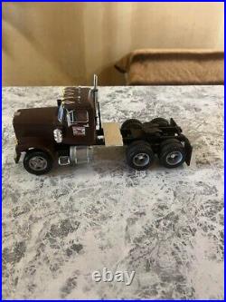 American Big Rig Legend DIAMOND REO Tractor Head Assembled Model Kit Scale 125
