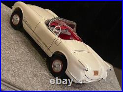 American Classic Muscle Car 1953 CHEVROLET CORVETTE C1 Assembled MODEL KIT 125