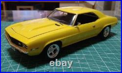 American Muscle Car Model Kit 1969 CHEVROLET CAMARO RS 125 Assembled MODEL KIT