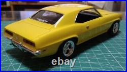 American Muscle Car Model Kit 1969 CHEVROLET CAMARO RS 125 Assembled MODEL KIT