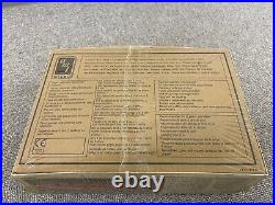 American Vintage Car Legend 1969 FORD COBRA AMT Model Kit Scale 125 New