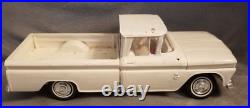 Amt #08-733-200 1963 Chevrolet Chevy Fleetside Pickup 1/25