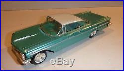 Amt 1960 Pontiac Bonneville Hardtop 1/25 Model Car Mountain Promo