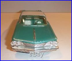 Amt 1960 Pontiac Bonneville Hardtop 1/25 Model Car Mountain Promo