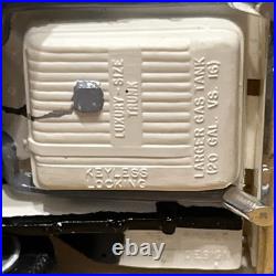 Amt 1966 Ford Fairlane original issue 1/25 scale Assembled & Painted