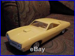 Amt 1970 Ford Torino Cobra Sportsroof Dealer Promotional In New Yellow