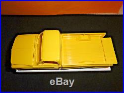 Amt 1/25 1970 Chevy Pick Up Truck Cst/10 Yellow Dealer Promo Model Please Read