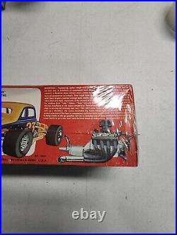 Amt 36 Plymouth Early Model Kit New Original 1970s t165